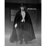 NECA Universal Monsters Ultimate Count Dracula - Image 5
